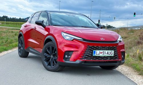 Test: Lexus LBX 1.5 HEV E-CVT