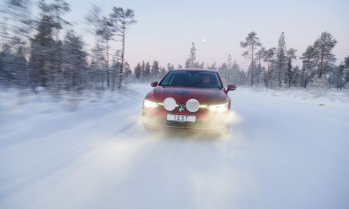 AMZS test 31 zimskih pnevmatik dimenzije 225/40 R18 V