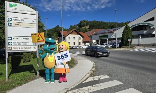 Anja in Ava ponesli sporočilo Še 365 dni! po vsej Sloveniji