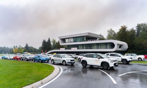 Prostoferji zavzeli AMZS Center varne vožnje na Vranskem