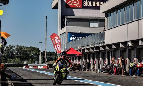 Cestno hitrostni motociklisti po nove prvenstvene točke na Slovaško