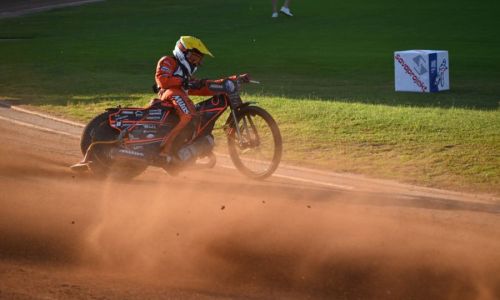 Cerjak na Švedskem, cestno hitrostni motociklisti na Češkem