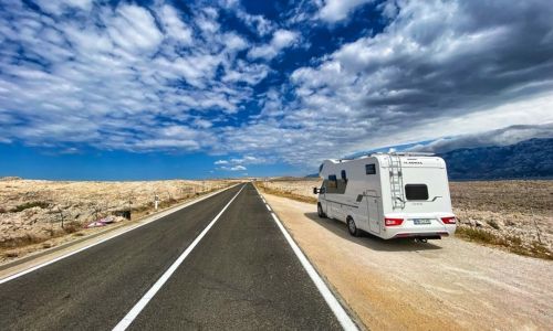 AMZS raziskava: Počitniška mobilnost Slovencev po epidemiji novega koronavirusa